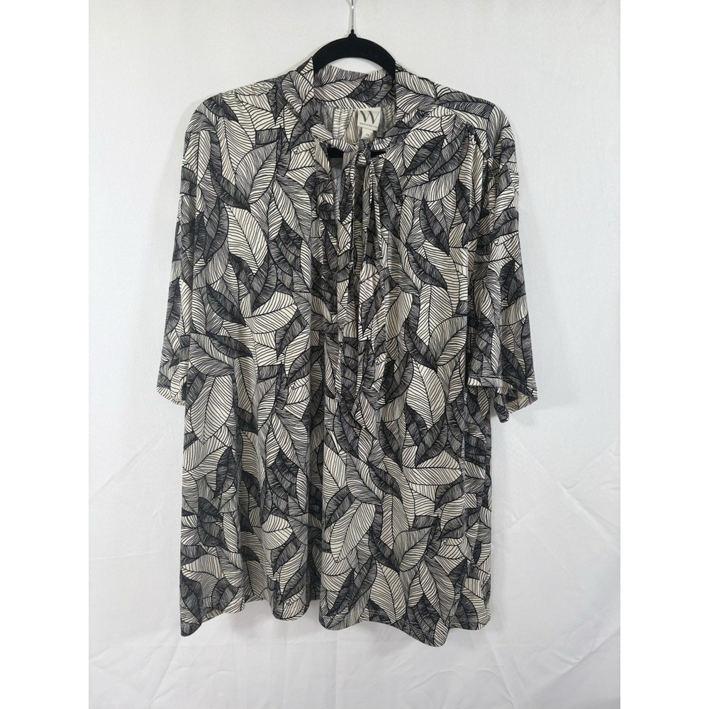 Worthington womans top size 2xl V neck with tie short sleeves